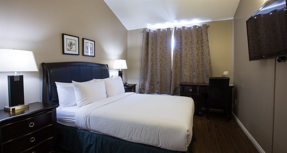 Capital Suites เยลโลว์ไนฟ์ ภายนอก รูปภาพ